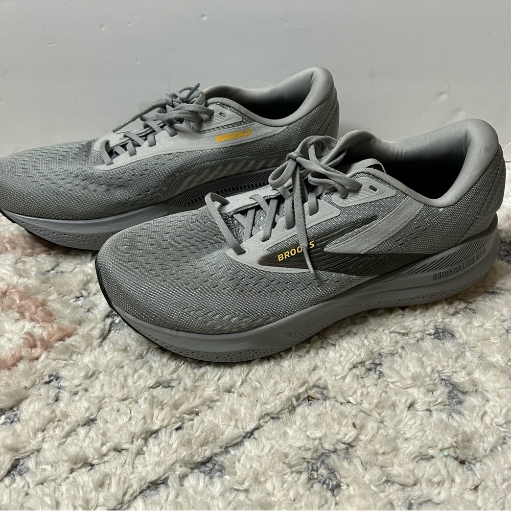 Brooks Adrenaline GTS 24 Gray Athletic Running Shoes - 11.5
